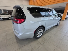 Used 2026  Chrysler Pacifica Limited FWD at Maxx Loans near St&period; Adrian&comma; MI