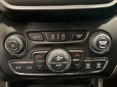 Used 2021  Jeep Cherokee Trailhawk 4x4 at Maxx Loans near St&period; Adrian&comma; MI