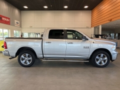 Used 2018 Ram 1500 Big Horn 4x4 Crew Cab 5'7" Box at Suburban Ford of Sterling Heights near Sterling Heights, MI