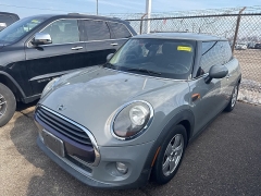 Used 2019  MINI Hardtop 2 Door Cooper FWD at Maxx Loans near St&period; Adrian&comma; MI