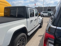 Used 2020 Jeep Gladiator Overland 4x4 at Maxx Loans near St. Adrian, MI