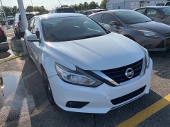 Used 2018 Nissan Altima 2.5 SL Sedan at Suburban Ford of Sterling Heights near Sterling Heights, MI