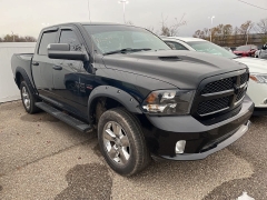 Used 2019  Ram 1500 Classic Express 4x4 Crew Cab 5'7" Box at Maxx Loans near St&period; Adrian&comma; MI