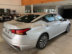 Used 2024  Nissan Altima 2&period;5 SV Sedan at Maxx Loans near St&period; Adrian&comma; MI