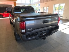 Used 2020  Toyota Tacoma 4WD Double Cab 6' Bed V6 AT &lpar;Natl&rpar; at Maxx Loans near St&period; Adrian&comma; MI