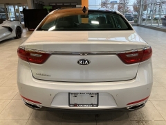 Used 2017  Kia Cadenza Premium Sedan at Maxx Loans near St&period; Adrian&comma; MI