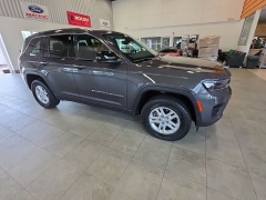 Used 2023  Jeep Grand Cherokee Laredo 4x4 at Maxx Loans near St&period; Adrian&comma; MI