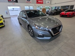 Used 2022  Nissan Altima 2&period;5 SV Sedan at Maxx Loans near St&period; Adrian&comma; MI