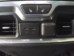 Used 2019  Chevrolet Silverado 1500 4WD Crew Cab 157" High Country at Maxx Loans near St&period; Adrian&comma; MI