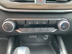 Used 2023 Nissan Altima 2.5 SV Sedan at Maxx Loans near ,