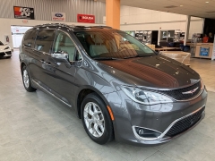 Used 2019 Chrysler Pacifica Limited FWD at Suburban Ford of Sterling Heights near Sterling Heights, MI