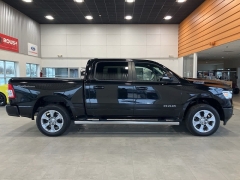 Used 2020  Ram 1500 Big Horn 4x4 Crew Cab 5'7" Box at Maxx Loans near St&period; Adrian&comma; MI