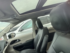 Used 2020 Chrysler Pacifica Limited FWD at Suburban Ford of Sterling Heights near Sterling Heights, MI