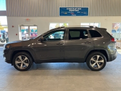 Used 2020  Jeep Cherokee Limited 4x4 at Maxx Loans near St. Adrian, MI