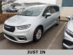  2023 Chrysler Pacifica Touring L FWD at Maxx Loans near St&period; Adrian&comma; MI
