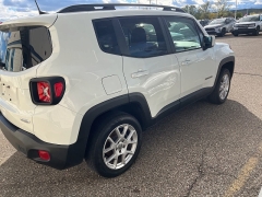 Used 2020  Jeep Renegade Latitude 4x4 at Maxx Loans near St. Adrian, MI