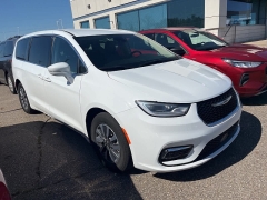Used 2022 Chrysler Pacifica Hybrid Touring L FWD at Suburban Ford of Sterling Heights near Sterling Heights, MI