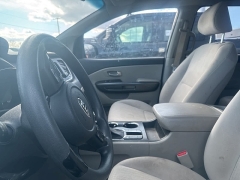 Used 2021  Kia Sedona LX FWD at Maxx Loans near St&period; Adrian&comma; MI