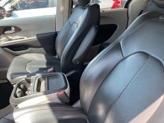 Used 2017 Chrysler Pacifica Touring-L FWD at Suburban Ford of Sterling Heights near Sterling Heights, MI