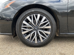 Used 2023 Nissan Altima 2.5 SV Sedan at Maxx Loans near ,