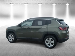 Used 2018 Jeep Compass Latitude 4x4 at Suburban Ford of Sterling Heights near Sterling Heights, MI