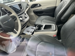 Used 2020 Chrysler Pacifica Limited FWD at Suburban Ford of Sterling Heights near Sterling Heights, MI