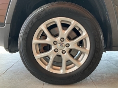 Used 2016 Jeep Cherokee 4WD 4dr Latitude at Suburban Ford of Sterling Heights near Sterling Heights, MI