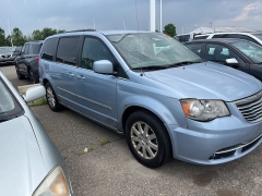 Used 2013 Chrysler Town & Country 4d Wagon Touring at Suburban Ford of Sterling Heights near Sterling Heights, MI
