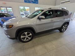 Used 2021  Jeep Cherokee Limited 4x4 at Maxx Loans near St&period; Adrian&comma; MI