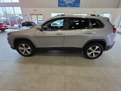 Used 2021  Jeep Cherokee Limited 4x4 at Maxx Loans near St&period; Adrian&comma; MI
