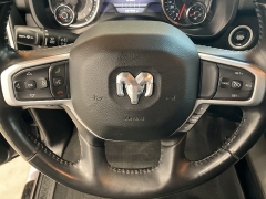 Used 2020  Ram 1500 Big Horn 4x4 Crew Cab 5'7" Box at Maxx Loans near St&period; Adrian&comma; MI