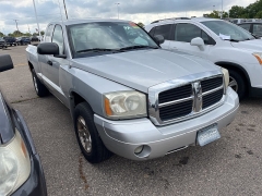 Used 2007 Dodge Dakota 4WD Club Cab SLT at Suburban Ford of Sterling Heights near Sterling Heights, MI
