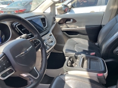 Used 2017 Chrysler Pacifica Touring-L FWD at Suburban Ford of Sterling Heights near Sterling Heights, MI