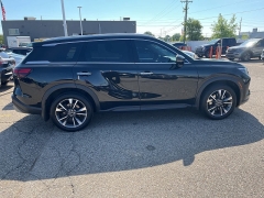Used 2022 INFINITI QX60 LUXE AWD at Suburban Ford of Sterling Heights near Sterling Heights, MI