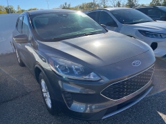 Used 2020 Ford Escape 4d SUV AWD SE at Suburban Ford of Sterling Heights near Sterling Heights, MI