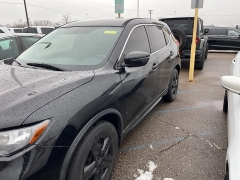 Used 2017  Nissan Rogue FWD at Maxx Loans near St&period; Adrian&comma; MI