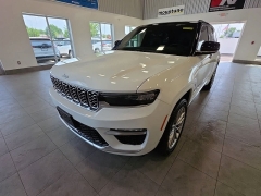 Used 2024  Jeep Grand Cherokee Summit 4x4 at Maxx Loans near St&period; Adrian&comma; MI