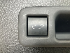 Used 2023  Toyota Highlander FWD &lpar;Natl&rpar; at Maxx Loans near St&period; Adrian&comma; MI