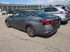 Used 2023 Nissan Altima 2.5 SV Sedan at Maxx Loans near ,