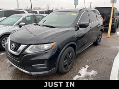 Used 2017  Nissan Rogue FWD at Maxx Loans near St&period; Adrian&comma; MI
