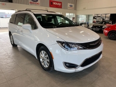 Used 2018  Chrysler Pacifica 4d Wagon Touring Plus at Maxx Loans near St&period; Adrian&comma; MI