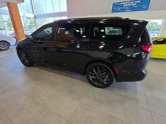 Used 2021  Chrysler Pacifica Limited AWD at Maxx Loans near St&period; Adrian&comma; MI