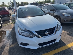 Used 2018 Nissan Altima 2.5 SL Sedan at Suburban Ford of Sterling Heights near Sterling Heights, MI