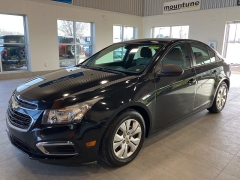 Used 2015  Chevrolet Cruze 4d Sedan LS Auto at Maxx Loans near St&period; Adrian&comma; MI