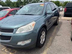 Used 2009  Chevrolet Traverse FWD 4dr LT w&sol;1LT at Maxx Loans near St&period; Adrian&comma; MI
