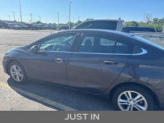 Used 2017  Chevrolet Cruze 4d Sedan LT Auto at Maxx Loans near St&period; Adrian&comma; MI