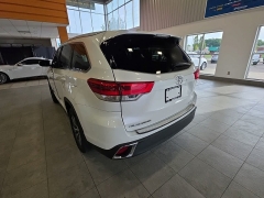 Used 2019  Toyota Highlander V6 AWD &lpar;Natl&rpar; at Maxx Loans near St&period; Adrian&comma; MI