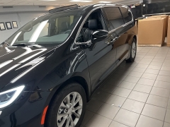 Used 2026  Chrysler Pacifica Limited FWD at Maxx Loans near St&period; Adrian&comma; MI