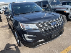Used 2017  Ford Explorer 4d SUV 4WD XLT at Maxx Loans near St&period; Adrian&comma; MI