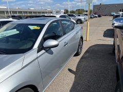 Used 2024 Nissan Altima 2.5 SV Sedan at Suburban Ford of Sterling Heights near Sterling Heights, MI